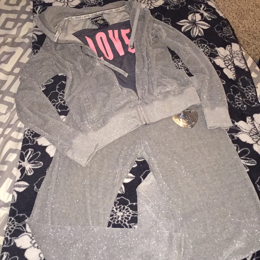 SOLD!! PINK VS Hoodie Lounge Suit🚨🚨🚨SOLD